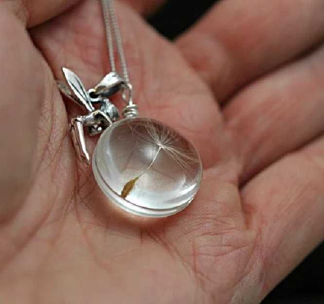 Mode Kristalglas Paardenbloemzaad Wensbollen Ketting, een uniek en elegant sieraad om je wensen uit te drukken.
