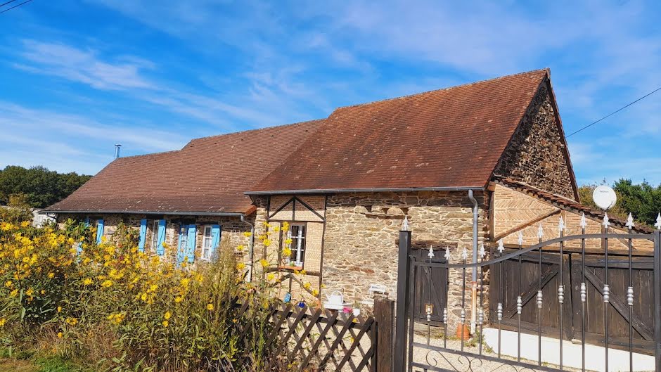 Vente maison   à Saint-Priest-les-Fougères (24450), 198 220 €