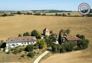 Propriété avec piscine 2