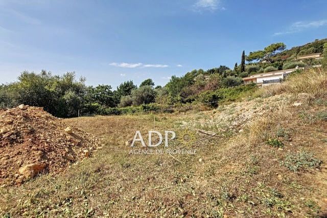 Vente terrain  913 m² à Le Tignet (06530), 235 000 €