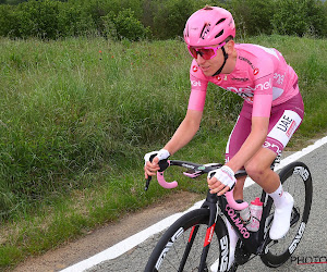 Dit is de reden waarom Pogacar met een paarse broek rond reed in de Giro