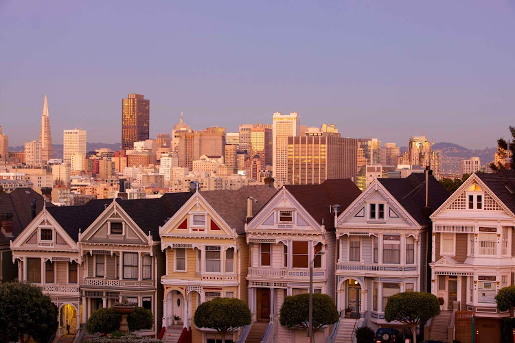 One of the most photographed locations in San Francisco, Alamo Square's famous row of Victorian houses, dubbed the "painted ladies," is a visual treat you'll find at Hayes and Steiner streets.