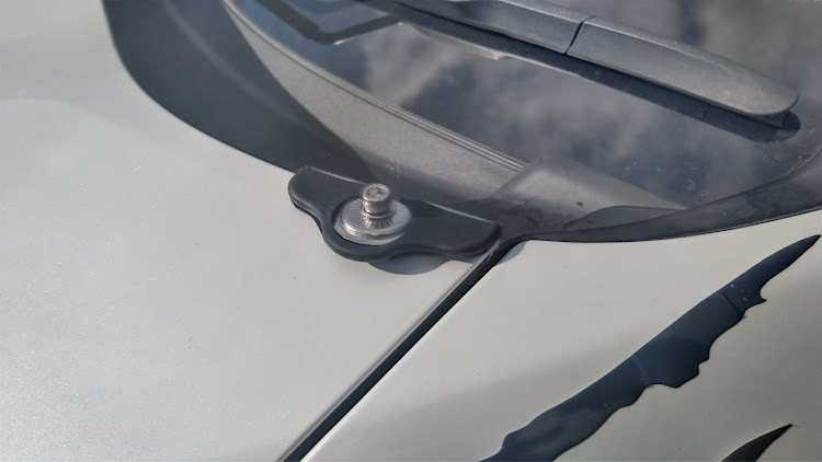 RAV4の俺のDIY・ライトステー・ラッピングフィルム・ステッカー状態w・暑いぞ熊谷に関するカスタム事例の投稿画像3枚目