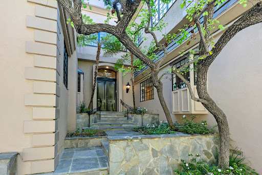House with pool 1