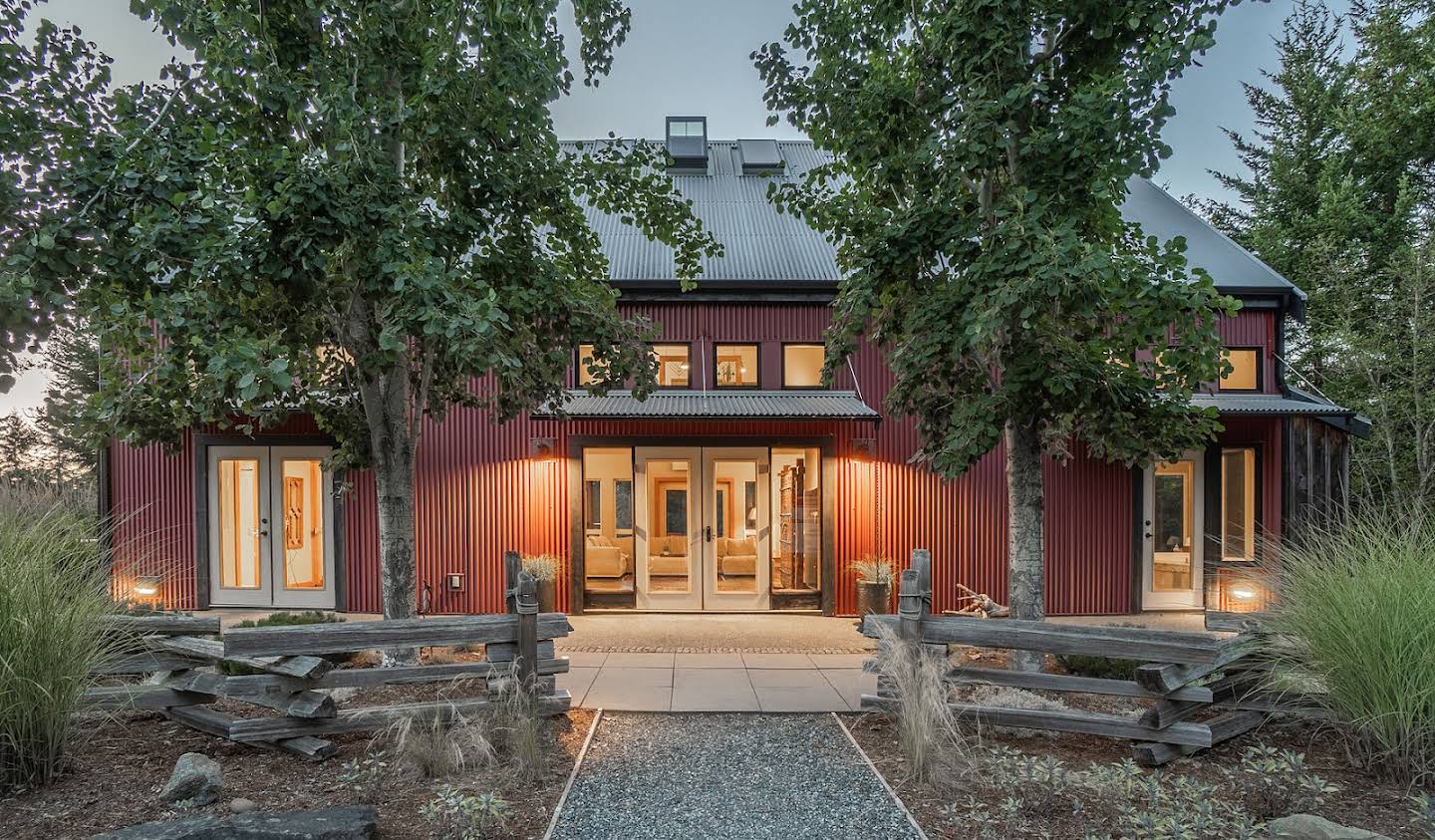 Farm house with garden Gabriola