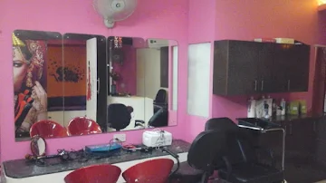 Dream Girl Shahnaz Beauty Parlour & Spa photo 