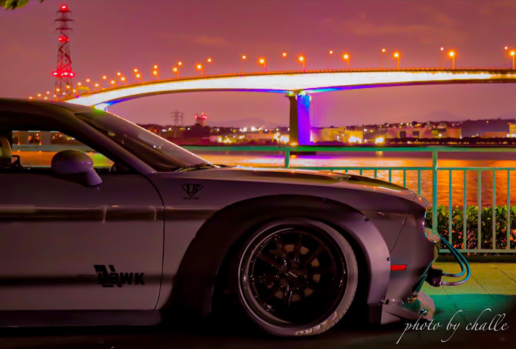 チャレンジャーの夜景と愛車・LIBERTYWALK・これいいな・ピックアップに選ばれたい・橋が綺麗に関するカスタム事例の投稿画像1枚目