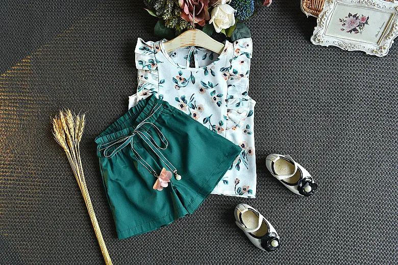 Title 4, Zweiteiliges Baby-Mädchen-Set, lockere Shorts. ...
