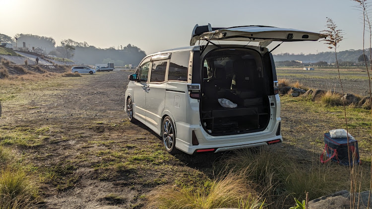 ヴォクシーのi-tune FAMILY・ノーマル車高でダウン風・繫がりに感謝🙇・バーベキューBBQオフ！に関するカスタム事例の投稿画像3枚目