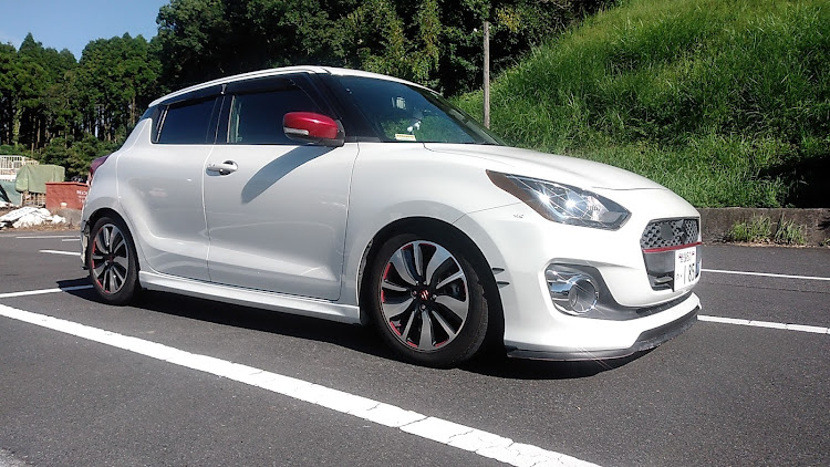 スイフトRSの洗車機ぶち込み・洗車に関するカスタム事例の投稿画像1枚目