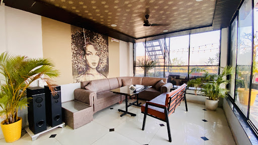B&B Estrella Hotel And Resort — business photo 10
