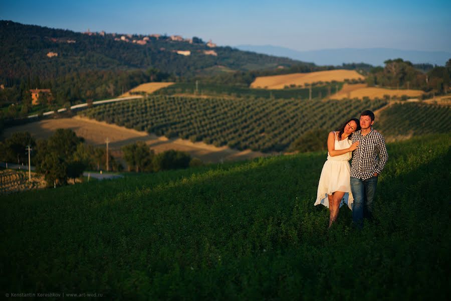 Fotógrafo de casamento Konstantin Koreshkov (kkoresh). Foto de 10 de março 2014