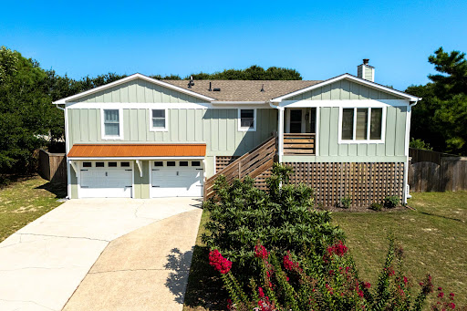 Seaside house with garden 1