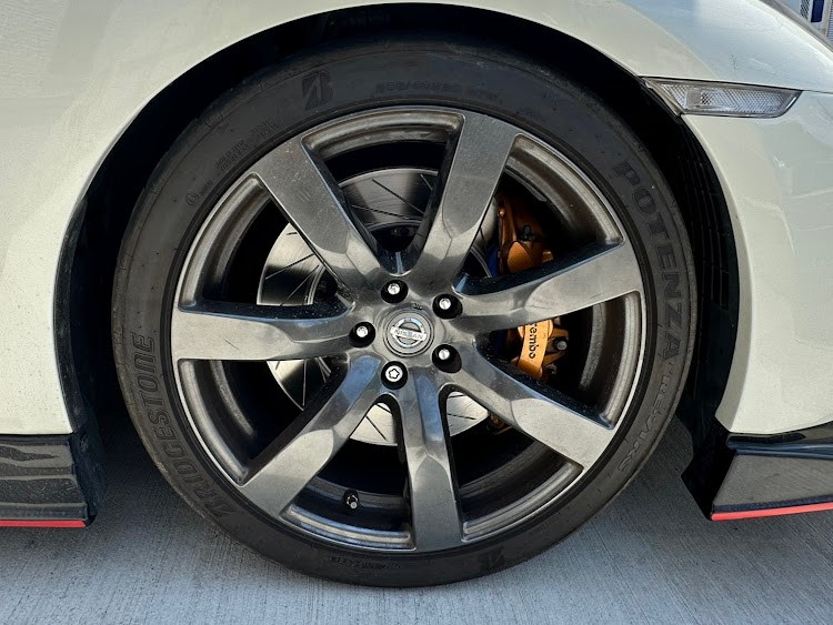 NISSAN GT-Rの静岡よりお越し下さいました。・補修用ローター交換・エンドレスMX72・オーディオ修理、オーバーホール品・パン君に関するカスタム事例の投稿画像7枚目