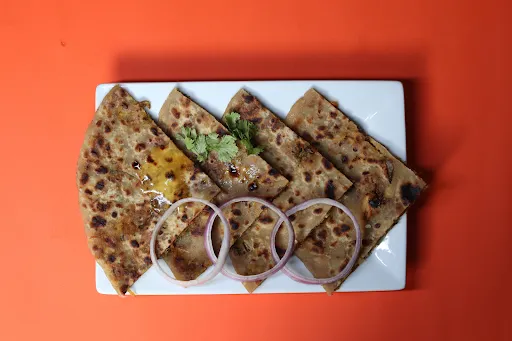 Aloo Paratha [Serves 1]