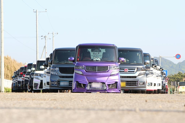 Nボックスカスタムの地べた撮り・雨天地べた撮り・オフ会地べた撮り・盗撮地べた撮り・Ｖ字並べ地べた撮りに関するカスタム事例の投稿画像5枚目