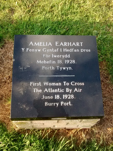 Amelia Earhart Plaque