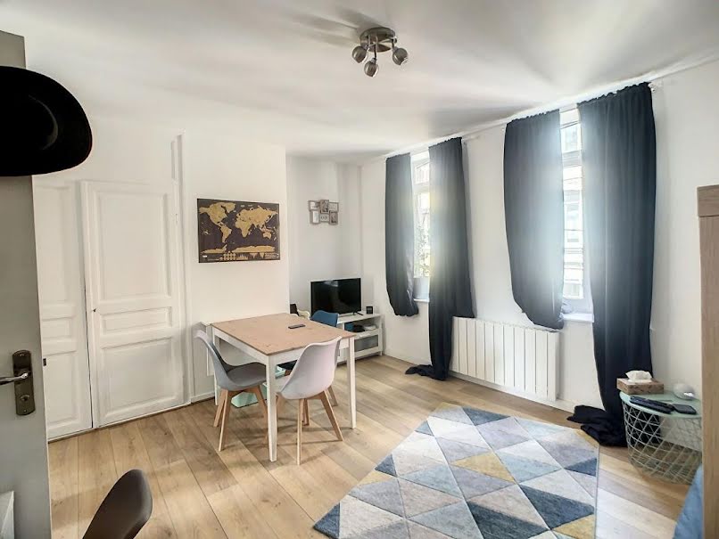 Location meublée appartement 1 pièce 27 m² à Lille (59000), 625 €