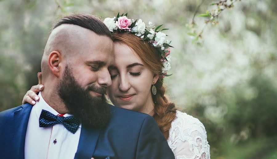 Fotografo di matrimoni Piotr Czechowicz (maxmaks). Foto del 17 maggio 2019