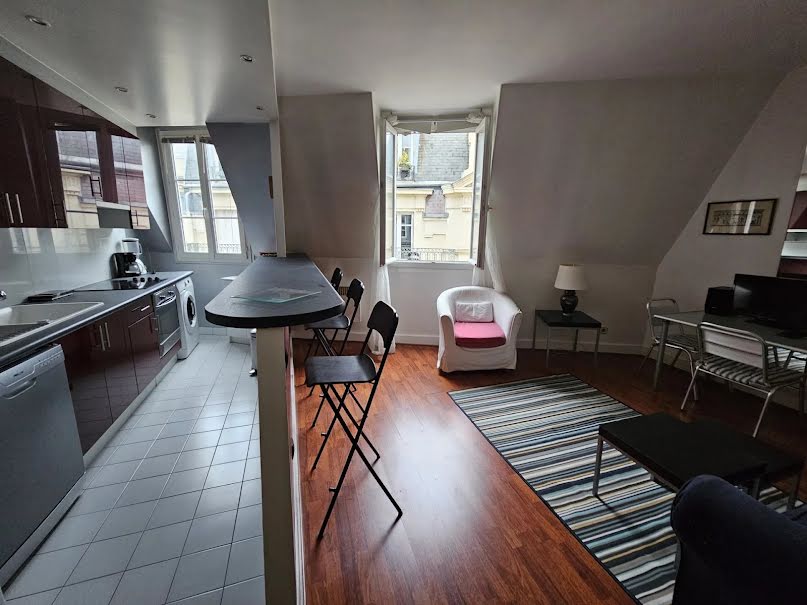 Location meublée appartement 2 pièces 40 m² à Paris 16ème (75016), 1 590 €