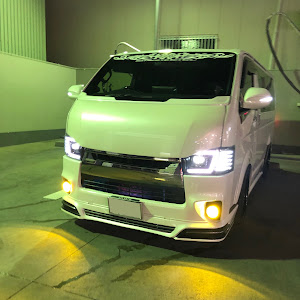 ハイエースバン TRH200V