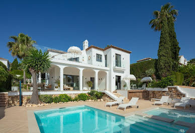 Villa with pool 5