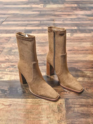 Title 2, Brown Short Boots with Thick Heel, Stretch and ...