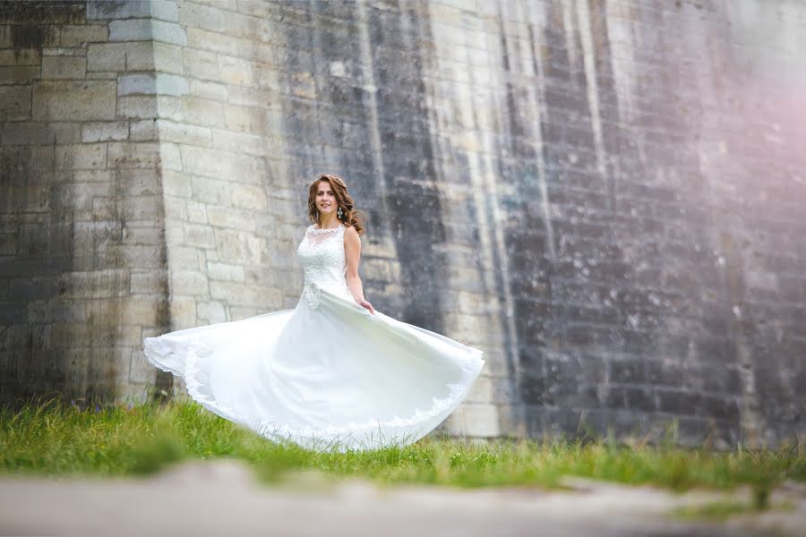 Wedding photographer Nazar Antonishin (nazarantonyshyn). Photo of 15 November 2016