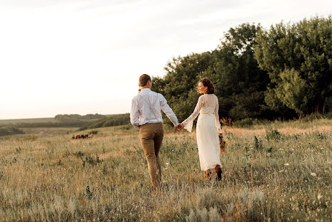 Fotógrafo de casamento Elizaveta Bondarenko (bonbonphoto). Foto de 3 de agosto 2020