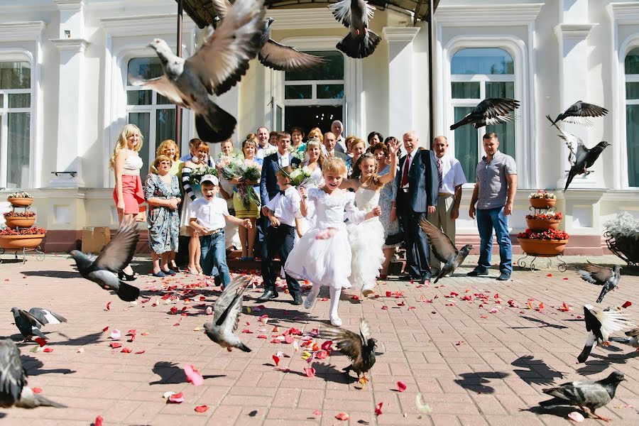 Jurufoto perkahwinan Lyudmila Egorova (lastik-foto). Foto pada 4 Ogos 2015