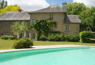 Propriété avec piscine et jardin 3