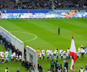 📷 Hertha Berlijn viert val de muur met wel erg opvallend tafereel tijdens opwarming voor doelpuntenfestival tegen Leipzig