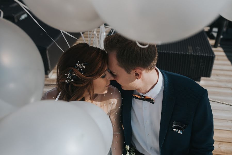 Fotógrafo de casamento Reinis Melioranskis (fotoreinis). Foto de 25 de julho 2019