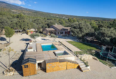 Villa with pool and terrace 4