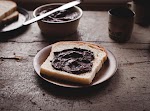 Homemade Nutella was pinched from <a href="http://grist.org/food/nuts-for-nutella-learn-how-to-make-your-own/" target="_blank">grist.org.</a>