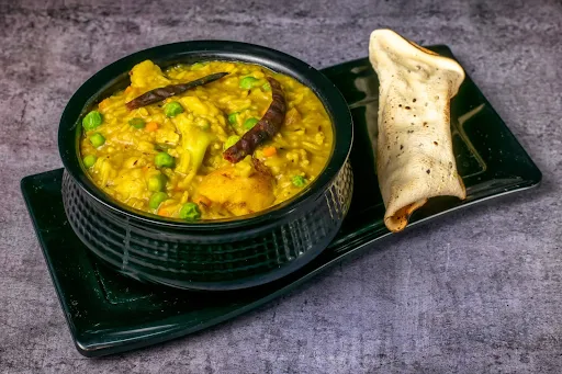 Mixed Sabzi Diye Khichdi