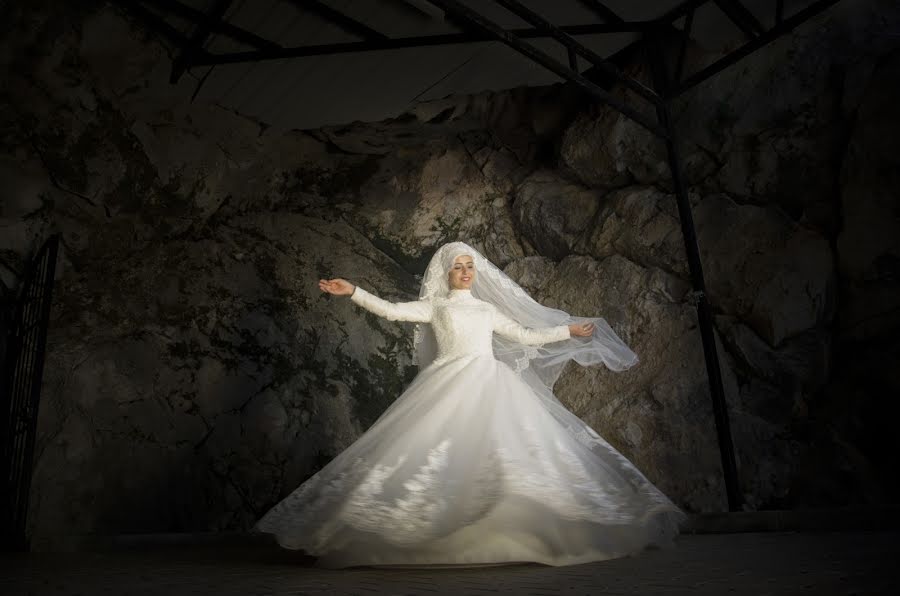 Fotografo di matrimoni Yasin Kiratli (kiratliyasin). Foto del 26 gennaio 2018