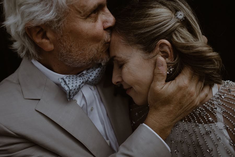 Fotógrafo de casamento Orsolya Lazar (lookimaginary). Foto de 6 de fevereiro 2023