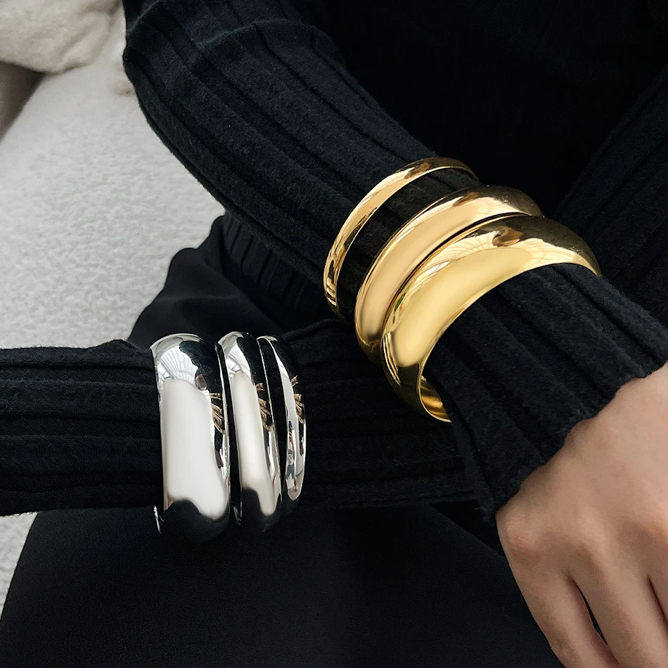 Bracelet torsadé courbé brillant Fashion Simple et élégant. Un accessoire sublime pour femmes, parfait pour toutes occasions.