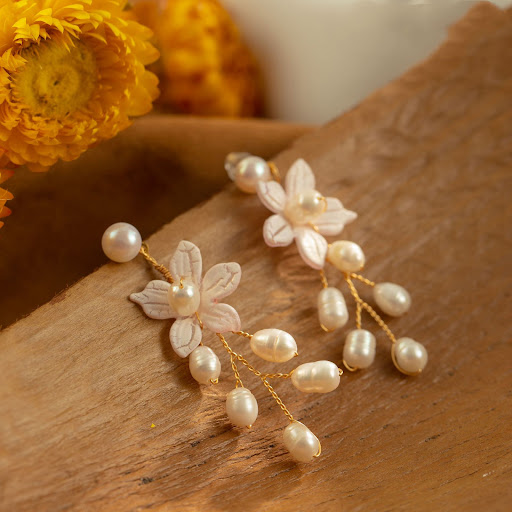 Title 4, Handmade Natural Freshwater Pearl Flower Earrin...