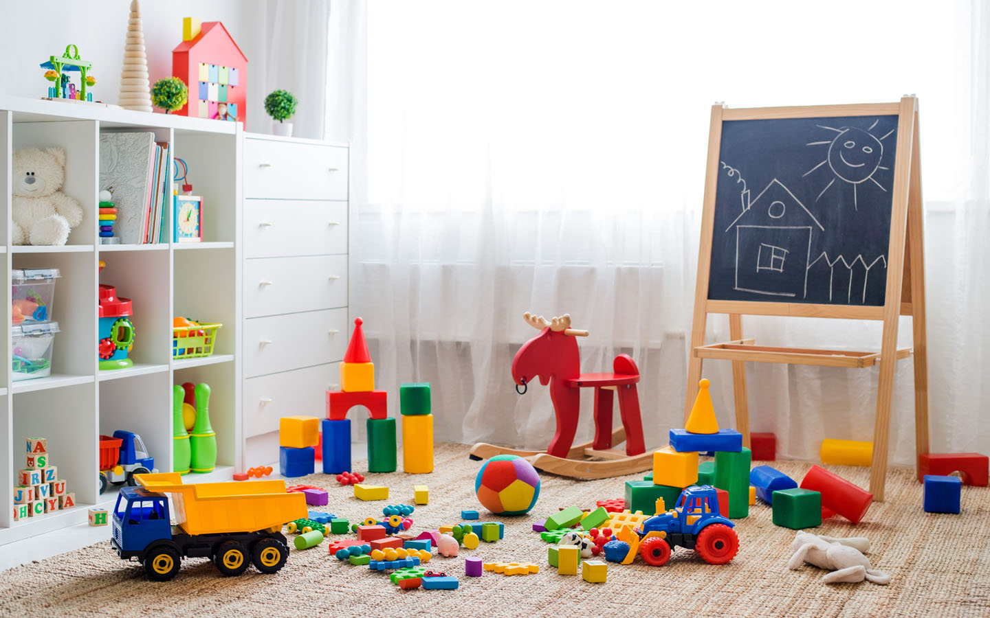 kids play room to help declutter toys