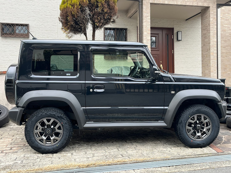 ジムニーシエラのスタッドレスタイヤ・ice GUARD SUV G075・195/80R15・純正ホイールに関するカスタム事例の投稿画像1枚目