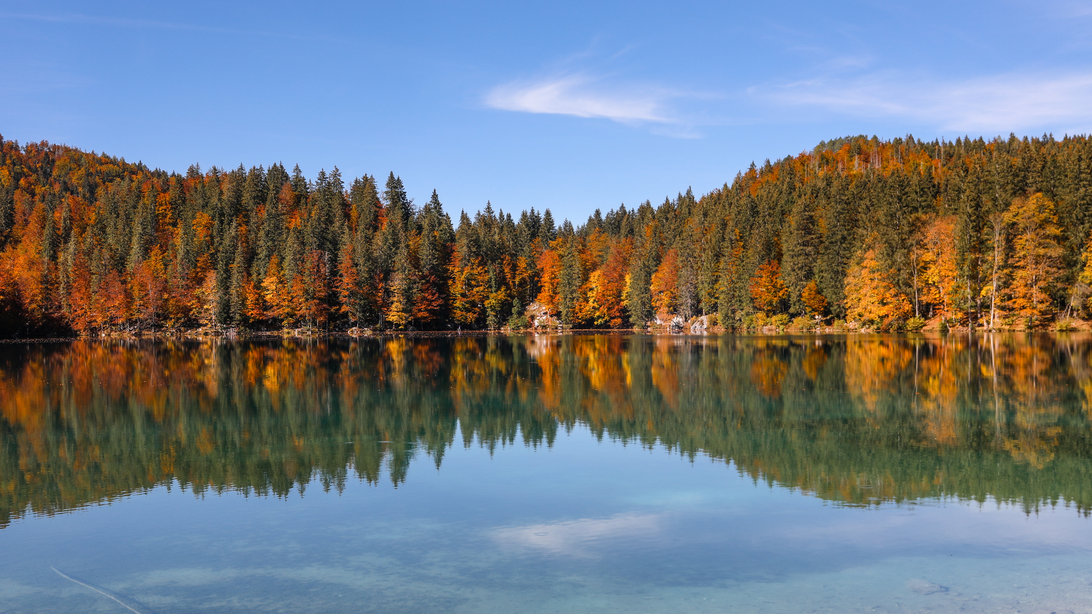 Riflessi sul lago