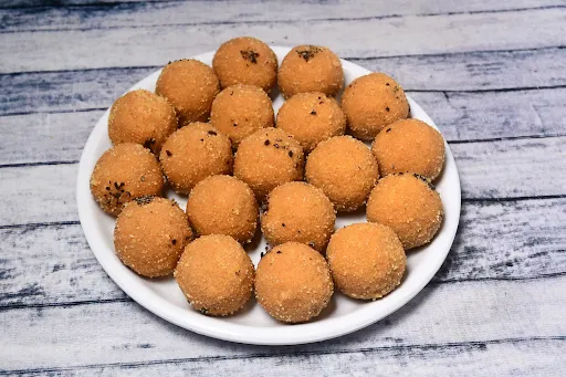 Plain Besan Ladoo