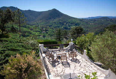 House with pool and terrace 4