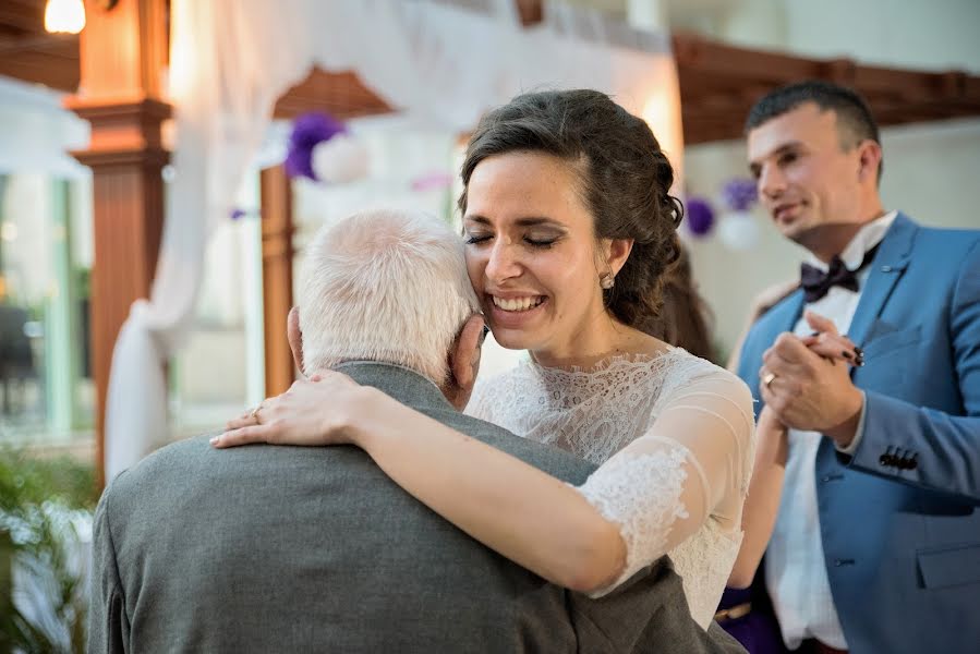 Wedding photographer Galina Zapartova (jaly). Photo of 1 December 2016