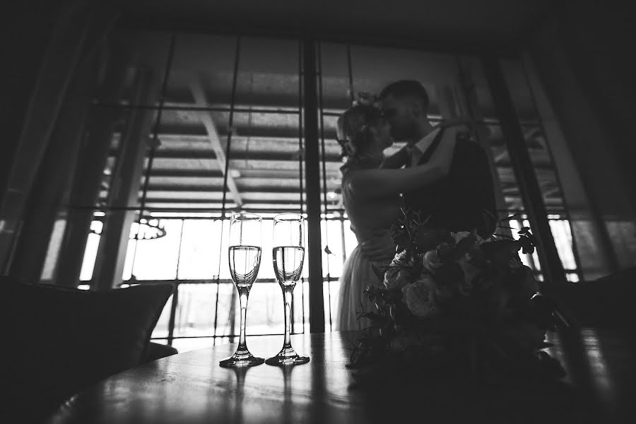 Wedding photographer Darya Verzilova (verzilovaphoto). Photo of 14 April 2016