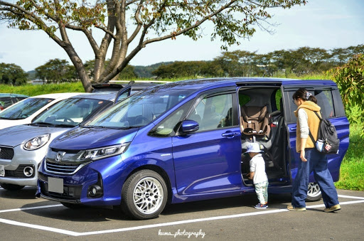 ホンダ フリードを華麗にカスタム By こぅいち 18 07 27 嫁様の車です 純正車高だと16インチがちょうど良さそう まぁ 下げたいんですがね Cartune