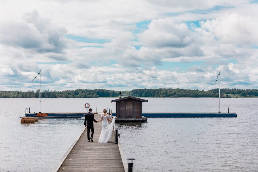 Fotograf ślubny Anette Bruzan (bruzan). Zdjęcie z 25 czerwca 2019