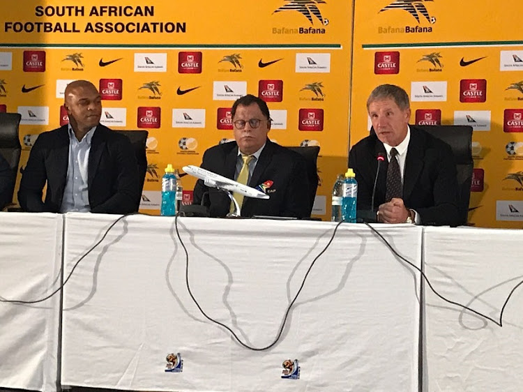Stuart Baxter conceded that he taking a bit of risk in the goalkeeping department as Bafana No1 Itumeleng Khune did not play for his club Kaizer Chiefs on Sunday because of a chest infection.